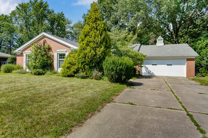 1308 Brownwood Dr, Bowling Green, OH  43402