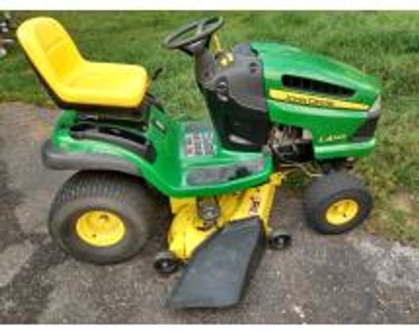 RC'S JOHN DEERE MOWER AND MORE