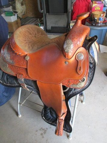 R.E.Cyclers: MIKE SMITH ESTATE - HORSE ITEMS & MORE ONLINE AUCTION #57