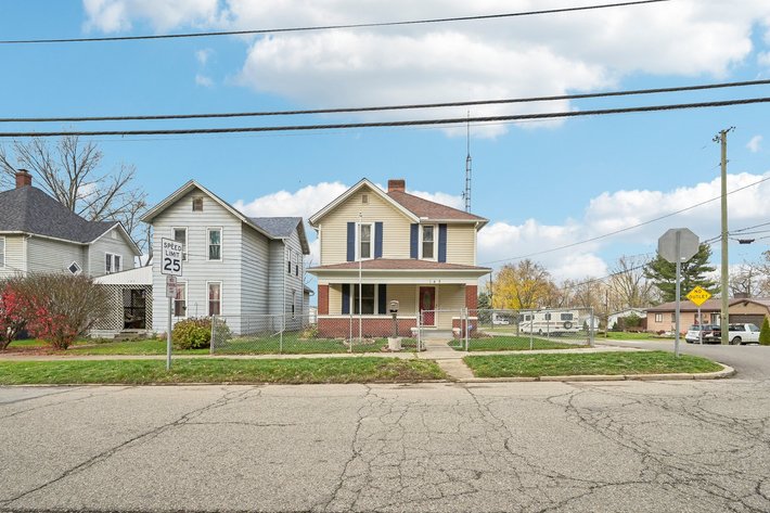 REAL ESTATE **145 N Buena Vista St, Newark, Oh 43055**