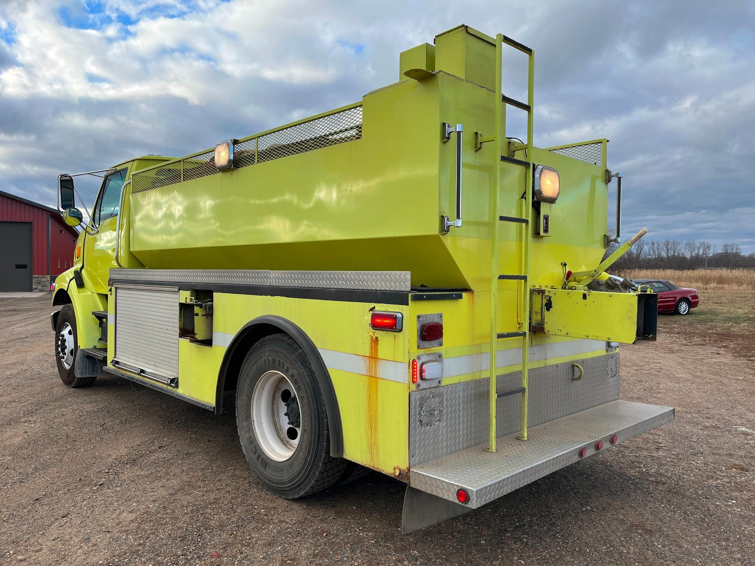 2001 Sterling 2,000 Gallon Steel Tank Water Truck