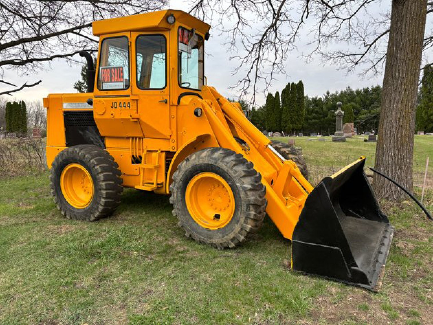 1980 John Deere 444 Loader