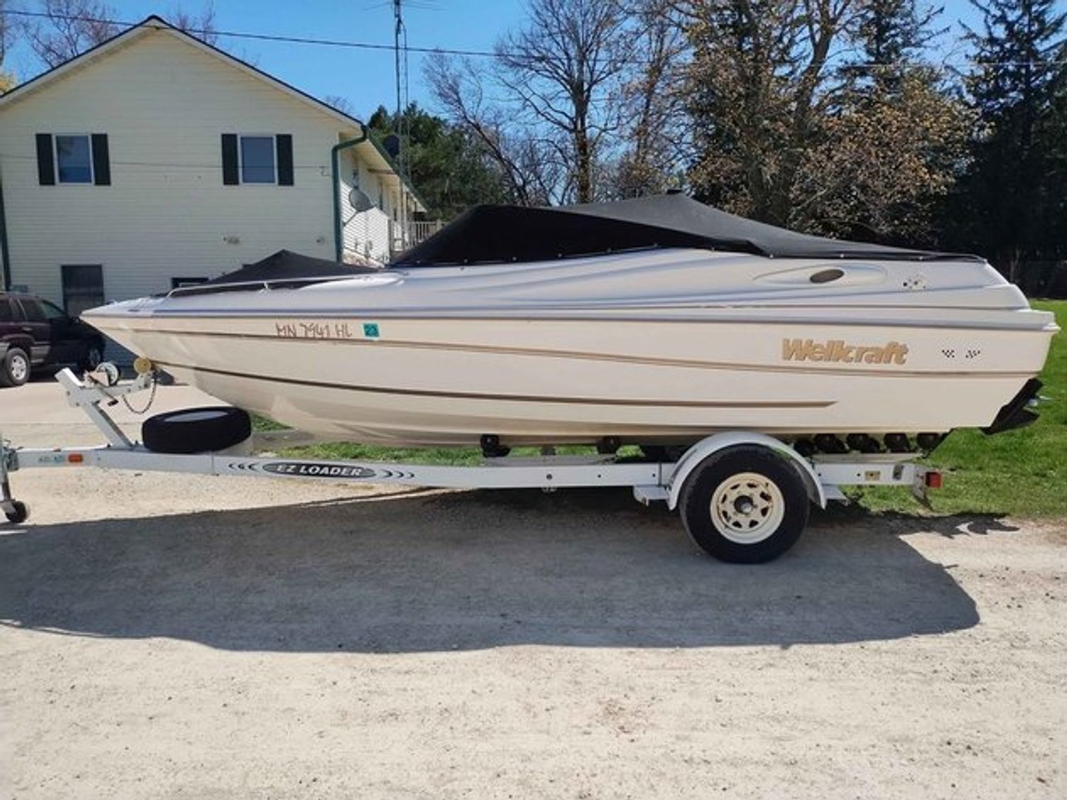 (4) 2023 Bentley Pontoons, 1996 Wellcraft Excel, 1998 Wellcraft Eclipse Boat