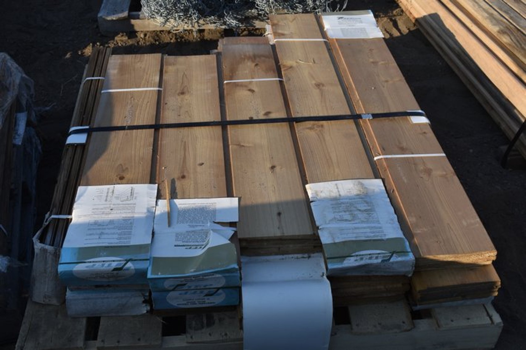 Surplus Lumber: Composite Decking, Timbers, Fencing, T&G, Shingles  (129343)