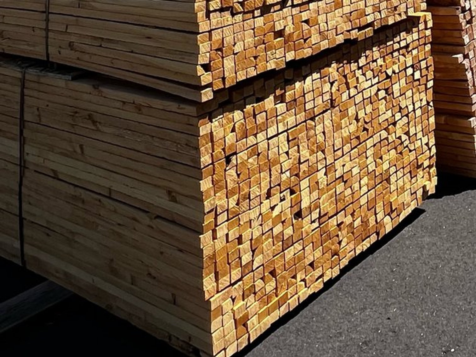 Surplus Lumber: Composite Decking, Timbers, Fencing, T&G, Shingles  (129343)