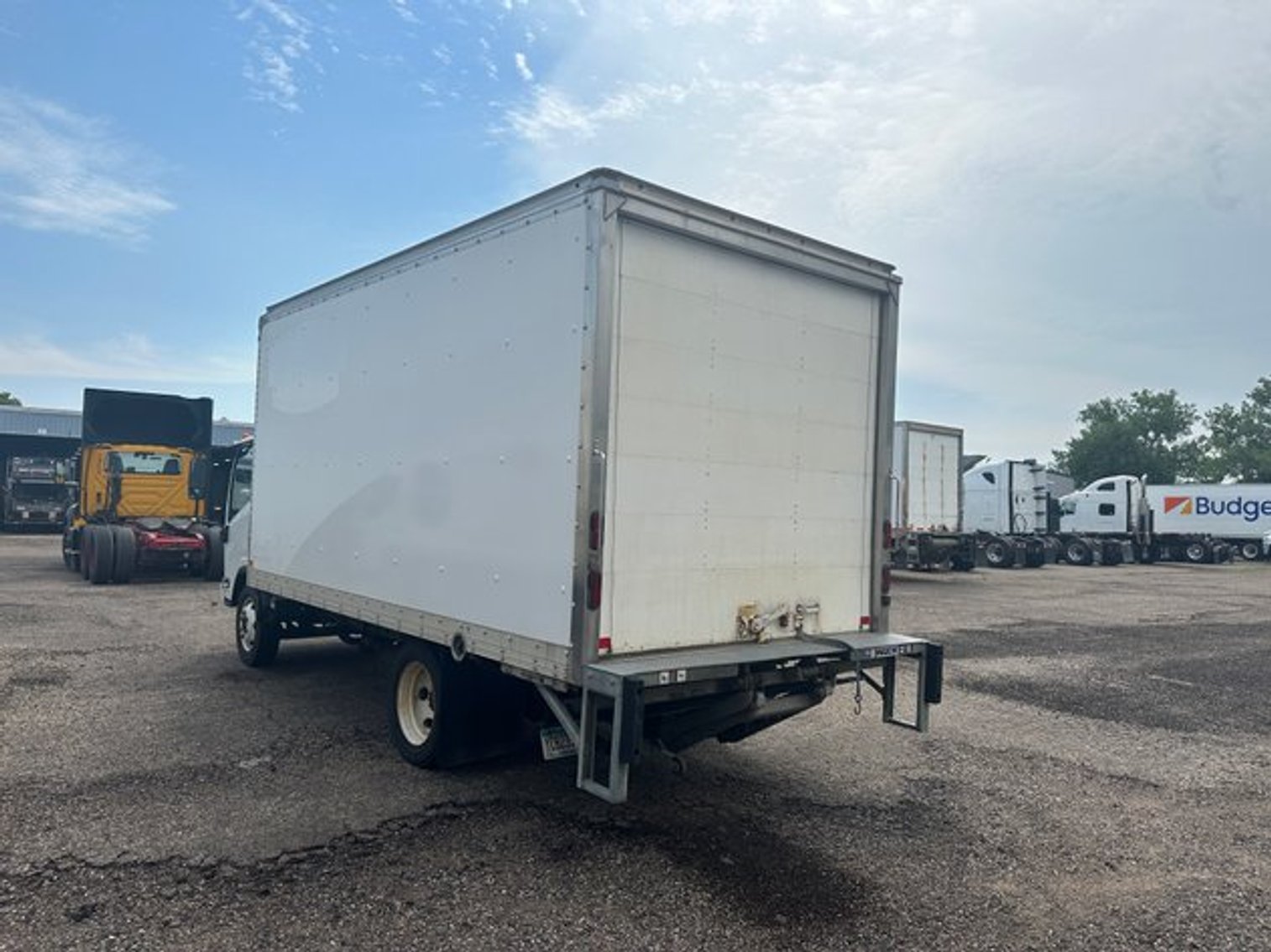 2018 Isuzu NPR-HD Box Truck (127625)