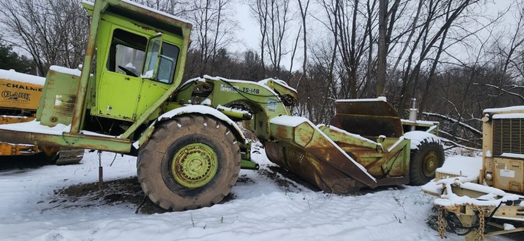 Excavator Contractor Year End Auction (132090)