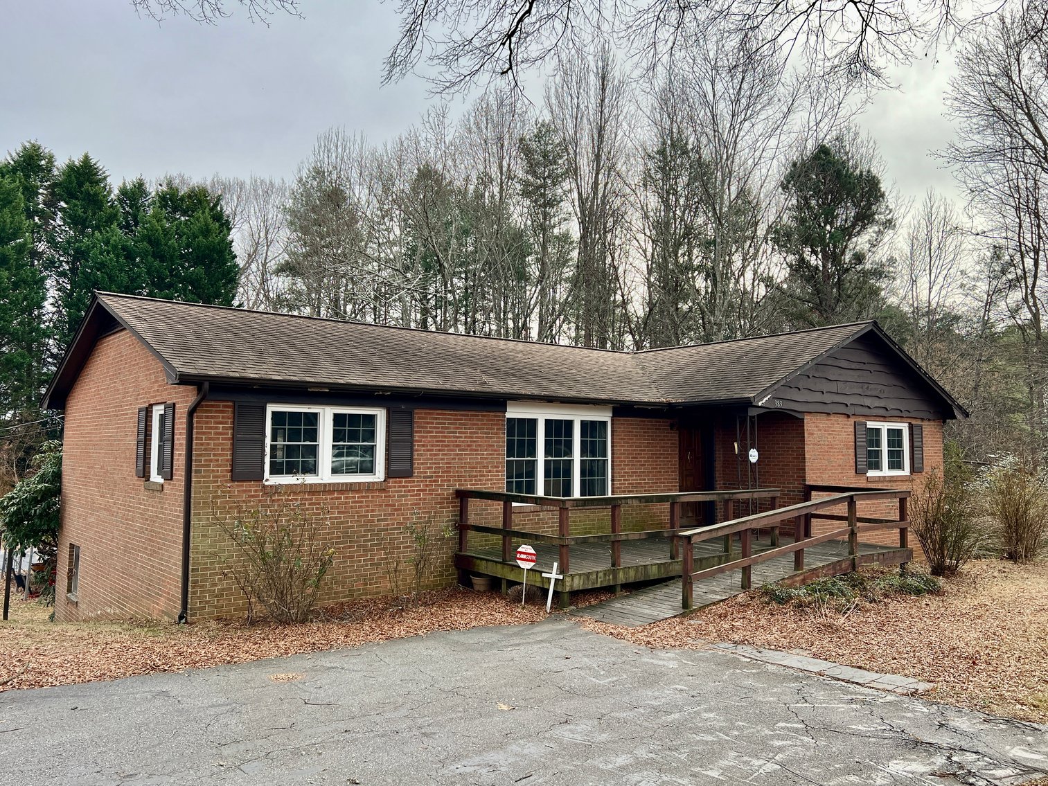 Adorable Brick Home in Taylorsville, NC Auction