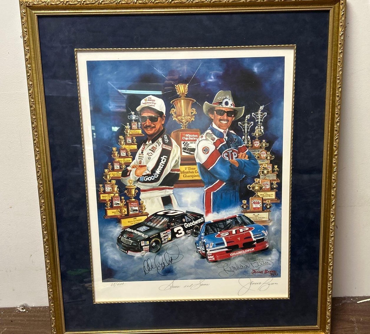 Victory Lane Collectibles Auction (Nascar, Sports Collectibles, Fixtures)