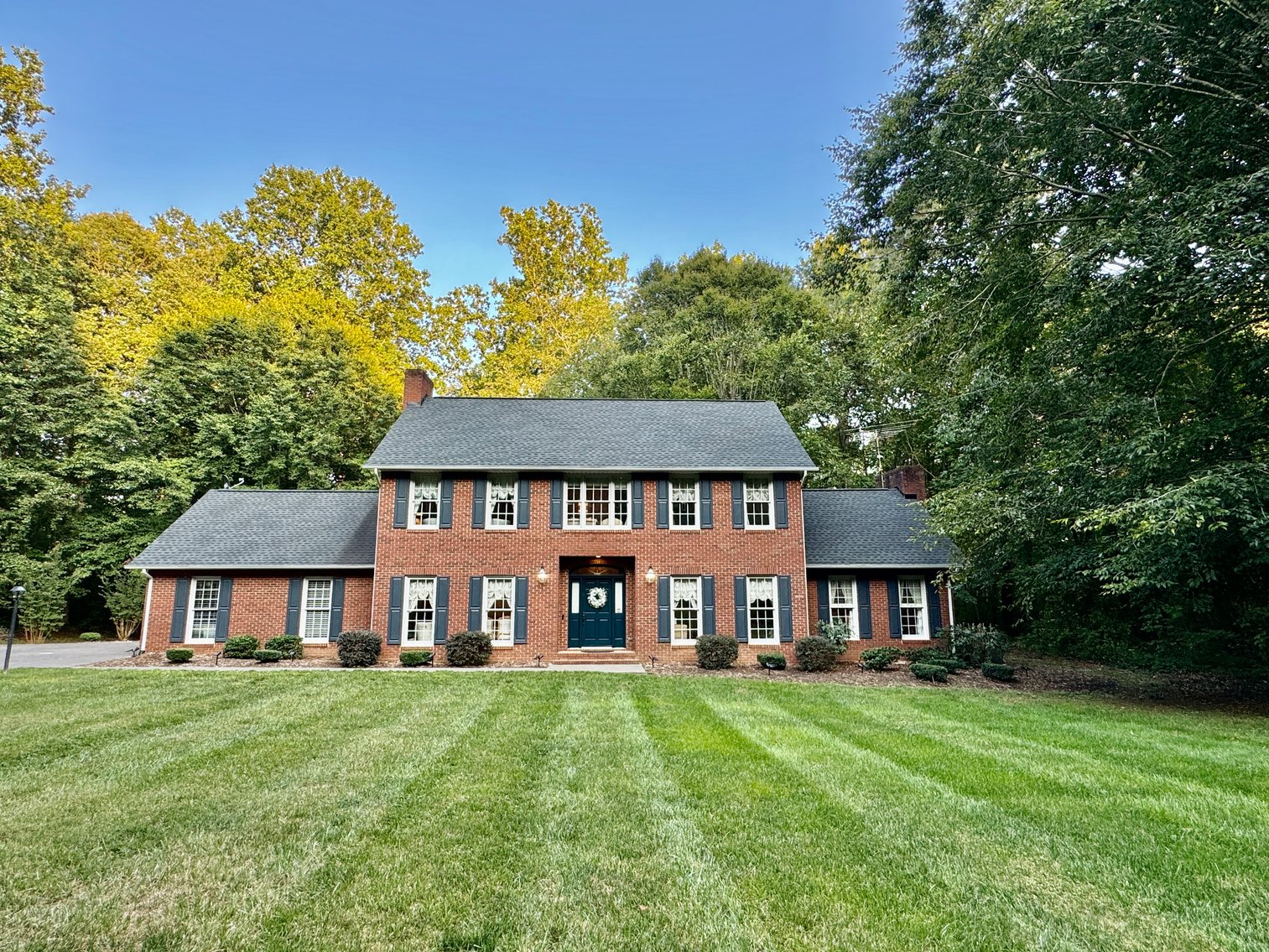 Colonial Style Masterpiece in The Knolls Community