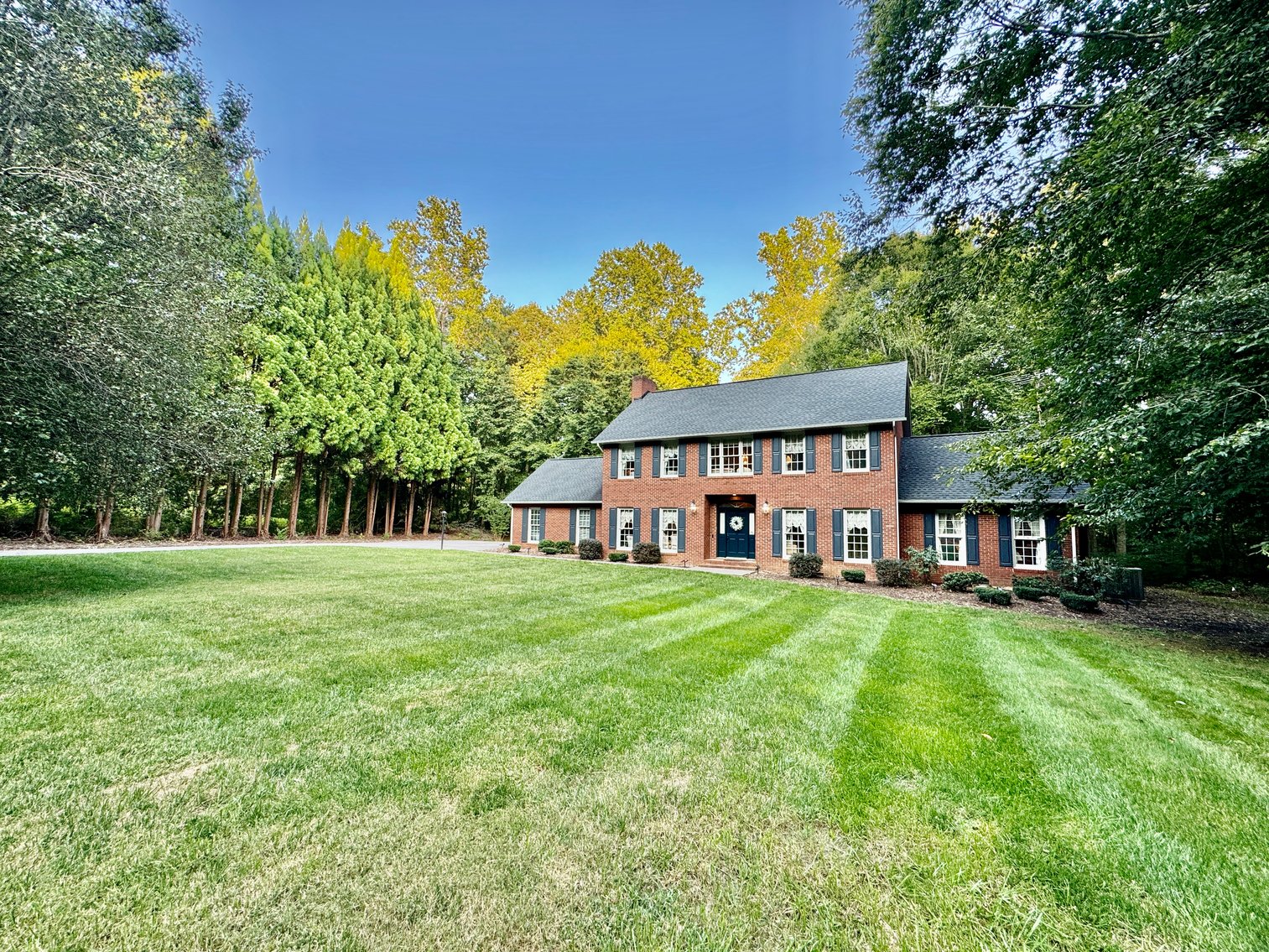 Colonial Style Masterpiece in The Knolls Community