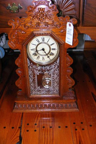 Ansonia Clock Co. mantle clock w/key