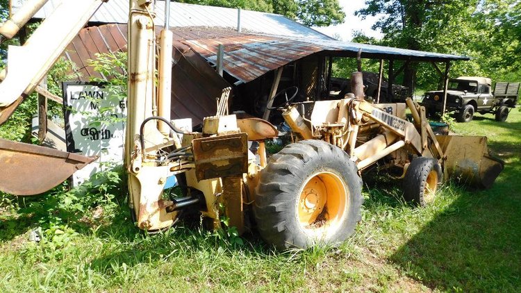 580B Case backhoe - 15 ft. extend hoe - SN 5262654, hrs. read 5677