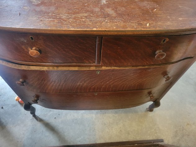 Oak dresser w/mirror