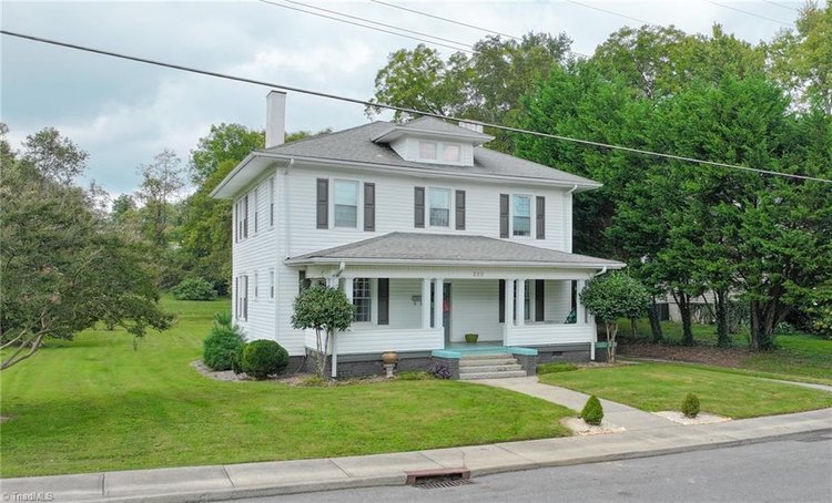 Home For Sale in Mount Airy - 220 W Church Street