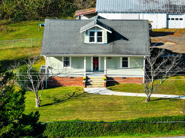 Home For Sale in Mount Airy - 546 Franklin Road