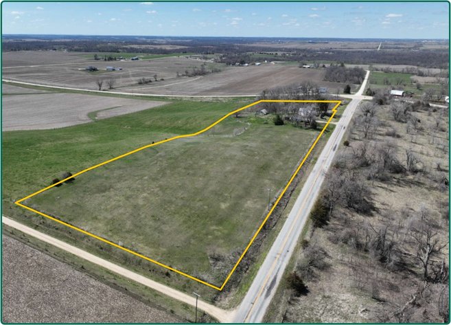 Linn Co., IA - 8.92 Ac., m/l (010-2781-01)