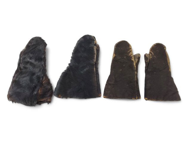 Fur Mittens w/ Tanned Palms