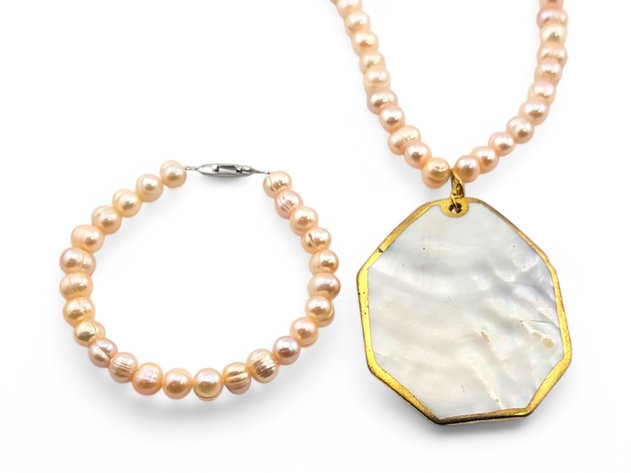 Pearl Pendant Necklace & Bracelet Set 