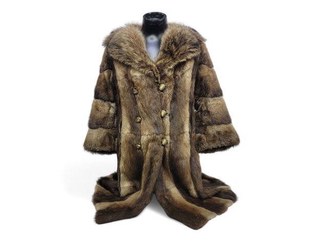 Long Beaver Fur Double-Breasted Coat - David Green Master Furrier