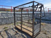 Livestock Chute w/Head Catch