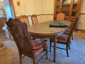 Dinning Room Table And Chairs 