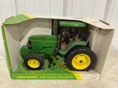 John Deere 7600 Tractor w/ MFWD