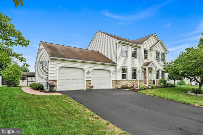 27 Manor Circle - Palmyra, PA