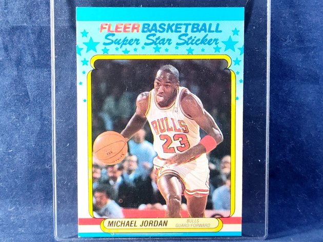 MICHAEL JORDAN 1988 FLEER STICKER #7, 2024 HOF, CHICAGO BULLS, RARE INSERT!