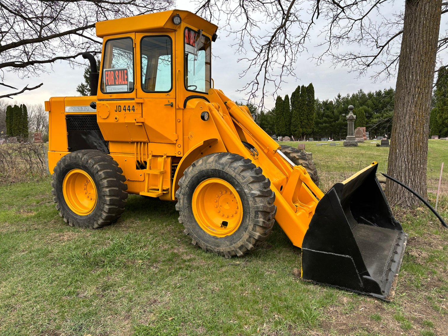 1980 John Deere 444 Loader