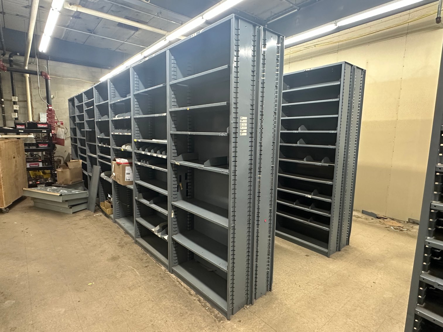 Heavy Duty Automotive Parts Shelving & Racking