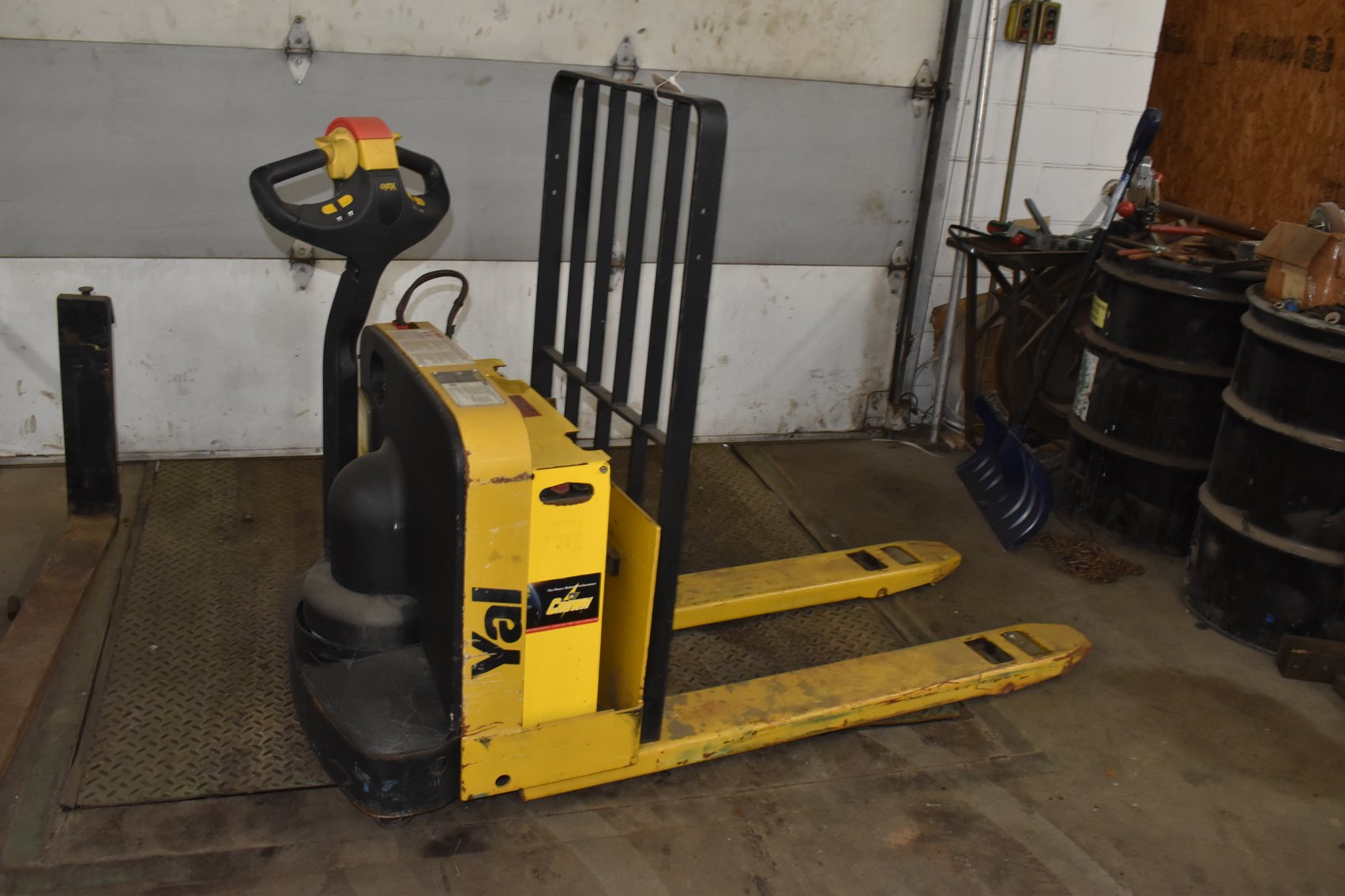 Material Handling Equipment: Pallet Jacks, Forklift Batteries, Forks