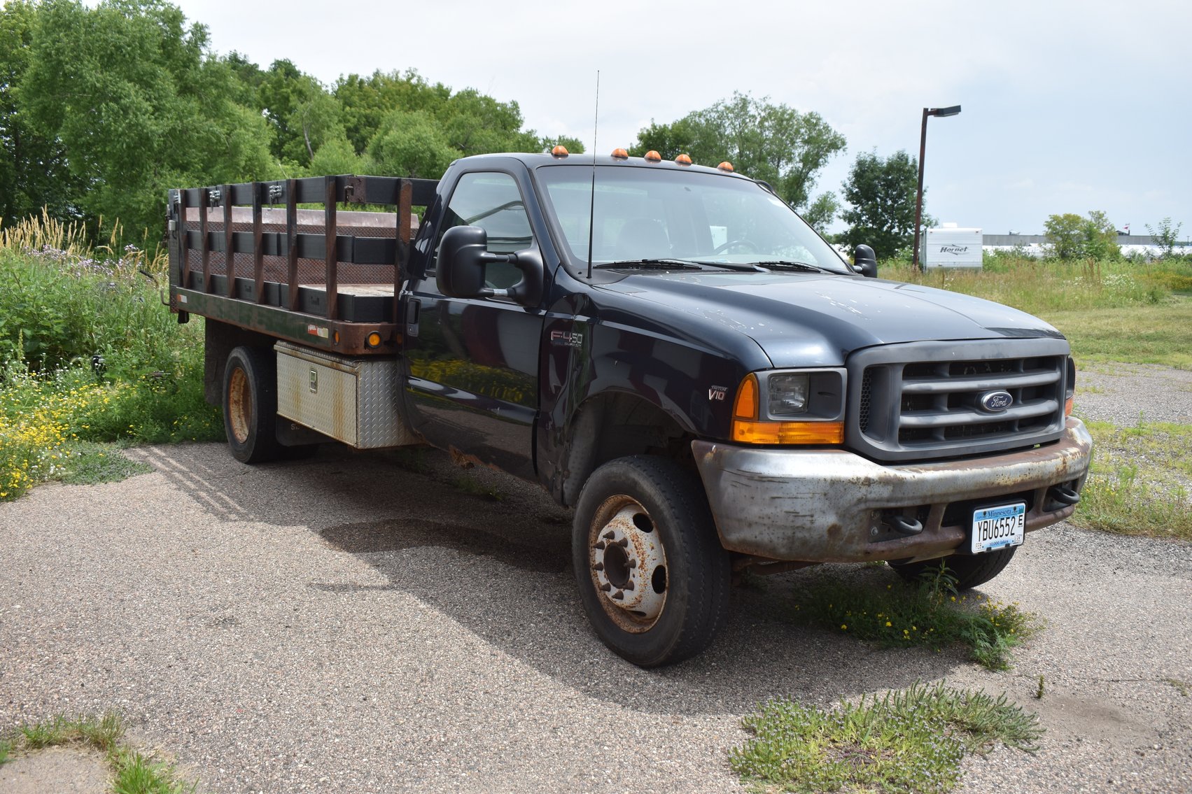 2000 Ford F-450 XL Super Duty Stake Bed Truck