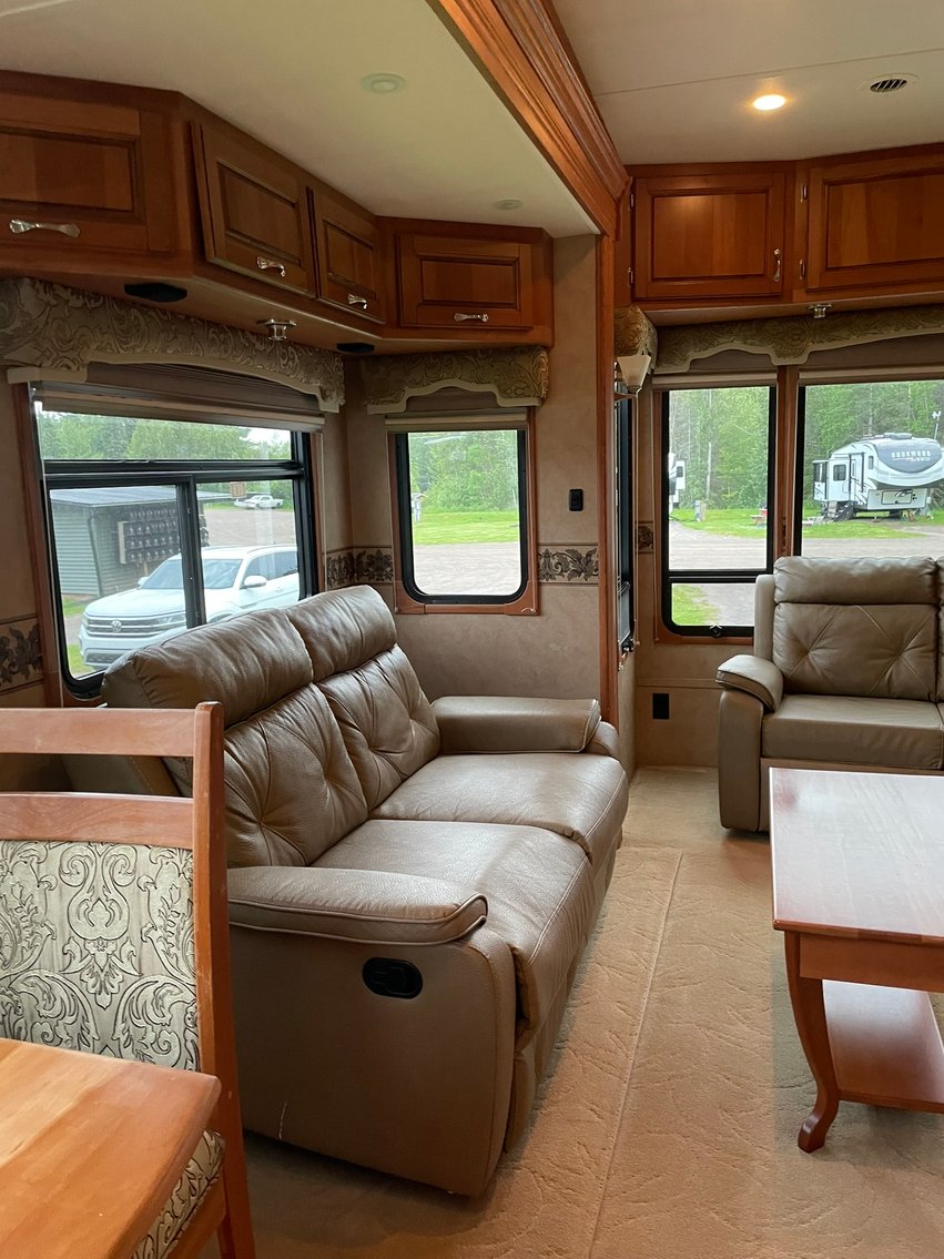 2010 Carriage By Cameo M36FWS 5th Wheel Camper (125165)