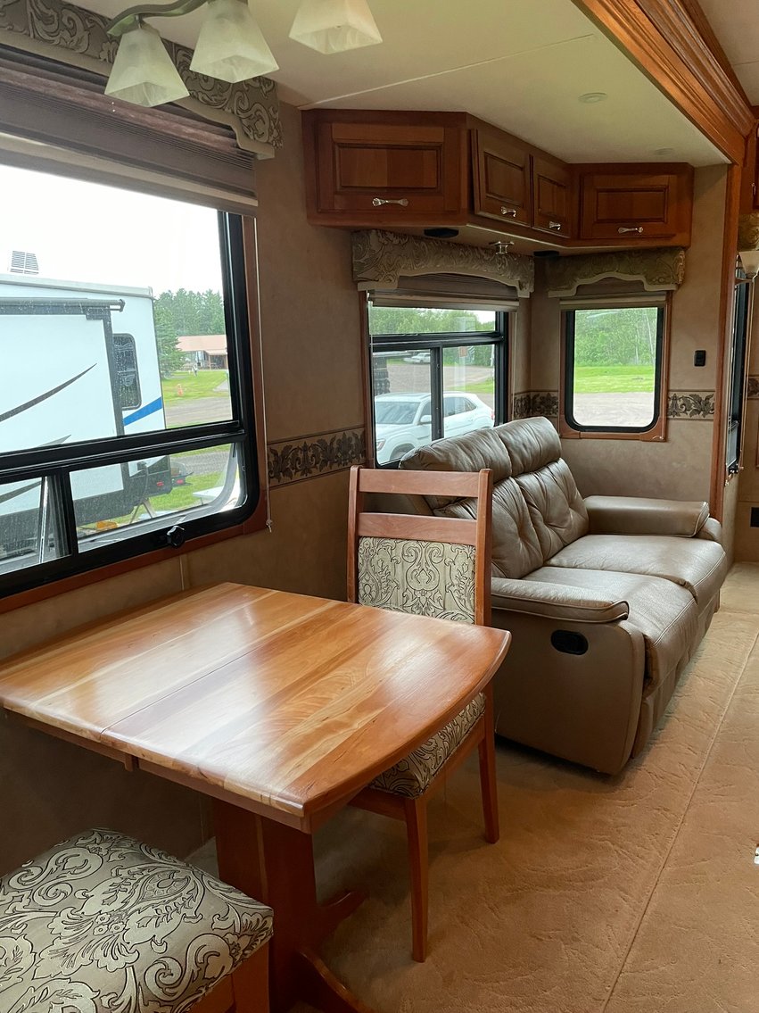 2010 Carriage By Cameo M36FWS 5th Wheel Camper (125165)