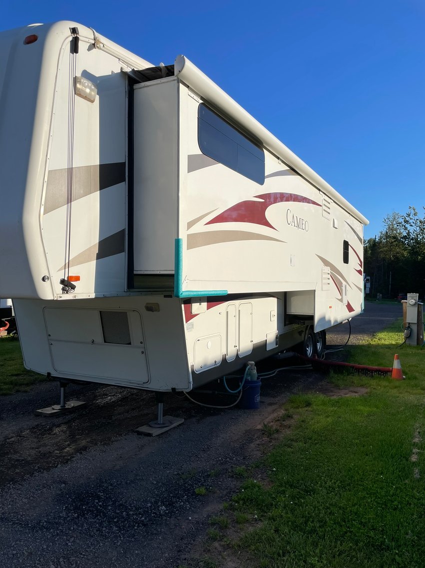 2010 Carriage By Cameo M36FWS 5th Wheel Camper (125165)