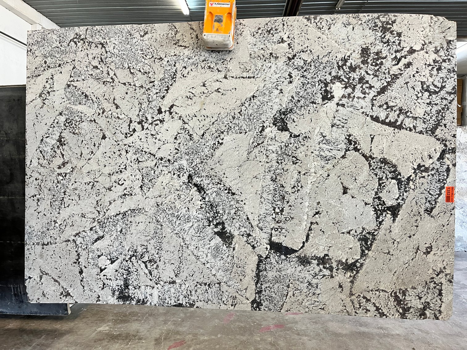 Granite, Quartz & Marble Slabs & New Sinks