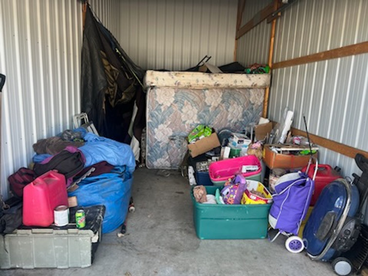 Contents of Storage Units  (126316)