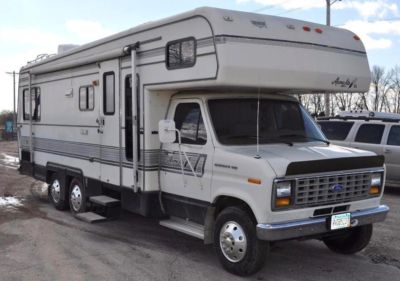 Buffalo Motorhome and Camper Auction - 17 Units