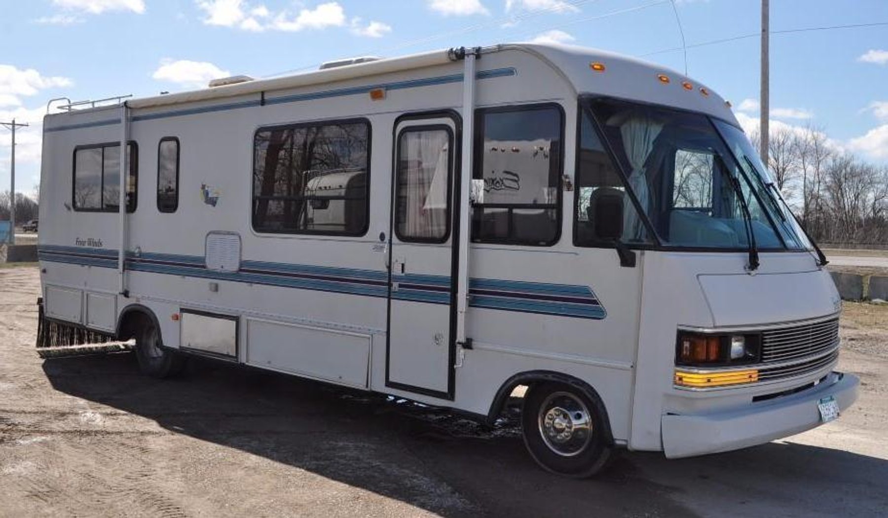 Buffalo Motorhome and Camper Auction - 17 Units