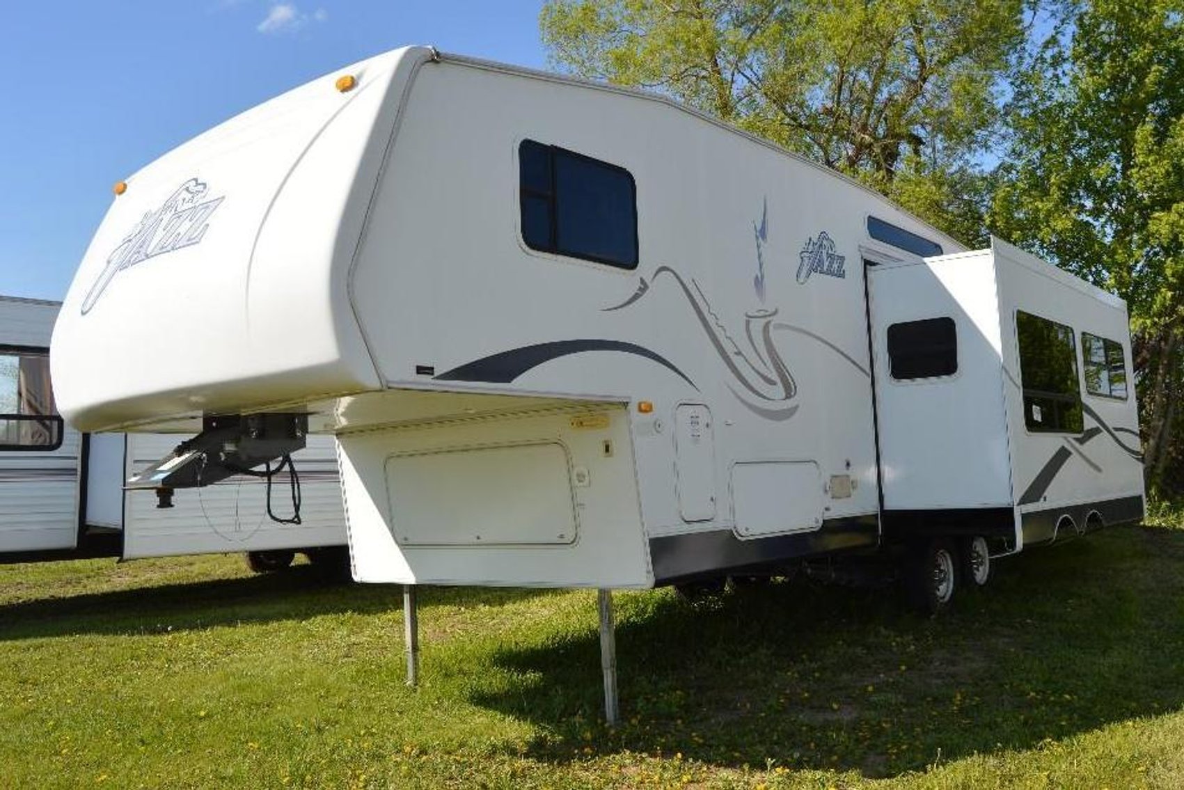 Buffalo Motorhome and Camper Auction - 17 Units