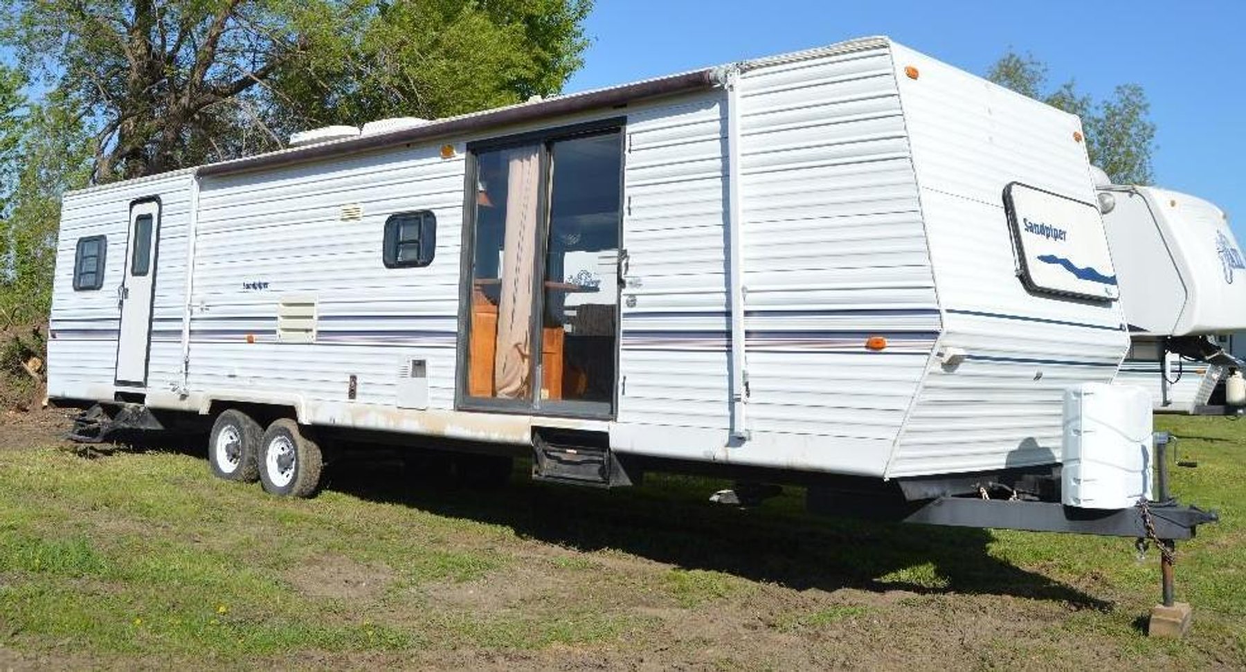 Buffalo Motorhome and Camper Auction - 17 Units