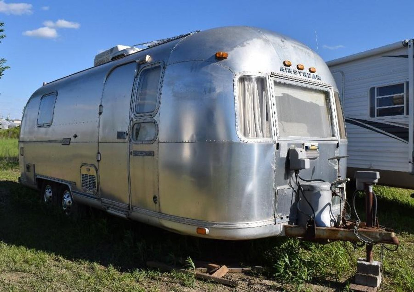 Buffalo Motorhome and Camper Auction - 17 Units