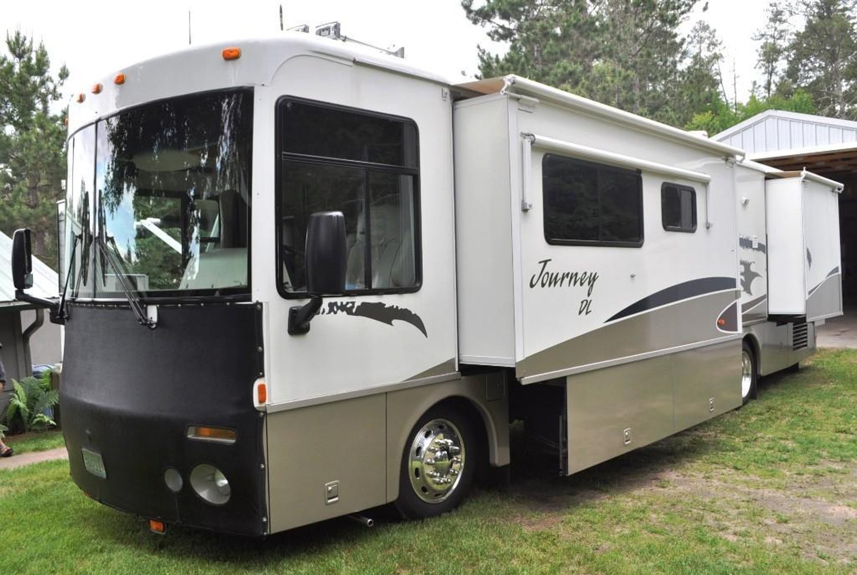 2002 Winnebago Journey DL 36'