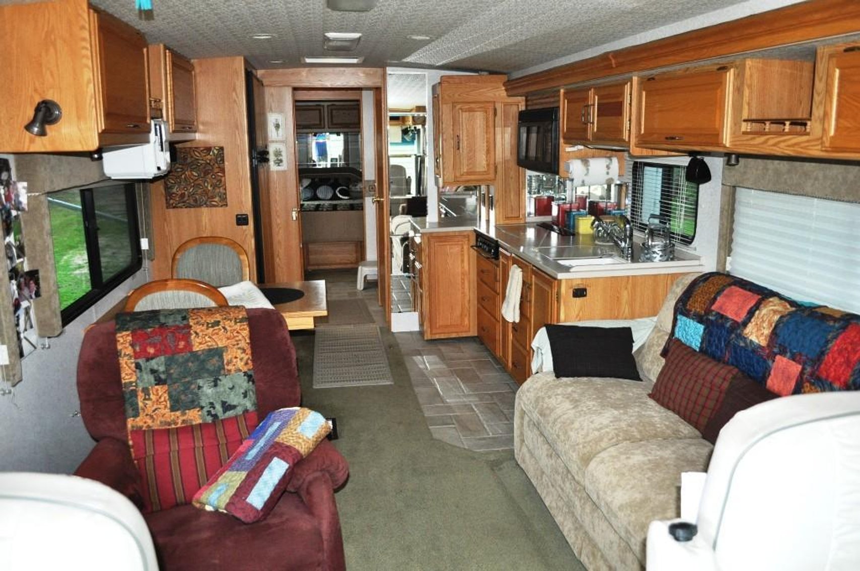 2002 Winnebago Journey DL 36'