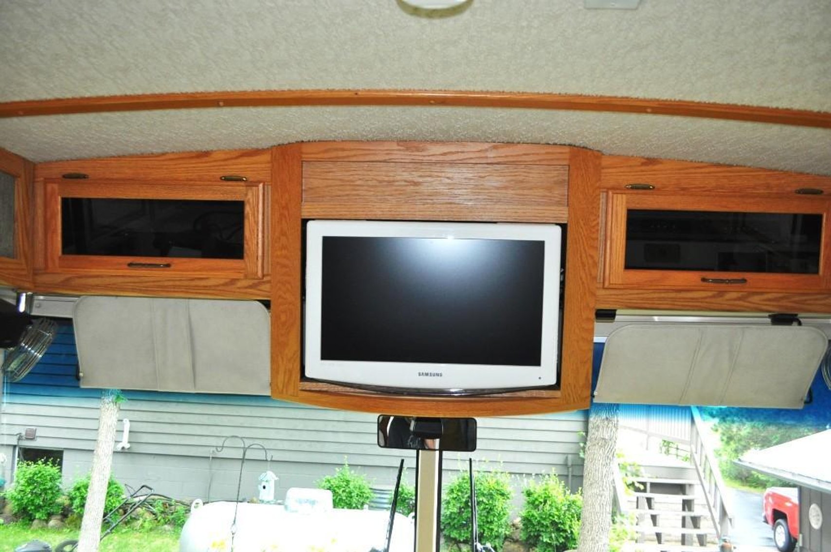 2002 Winnebago Journey DL 36'