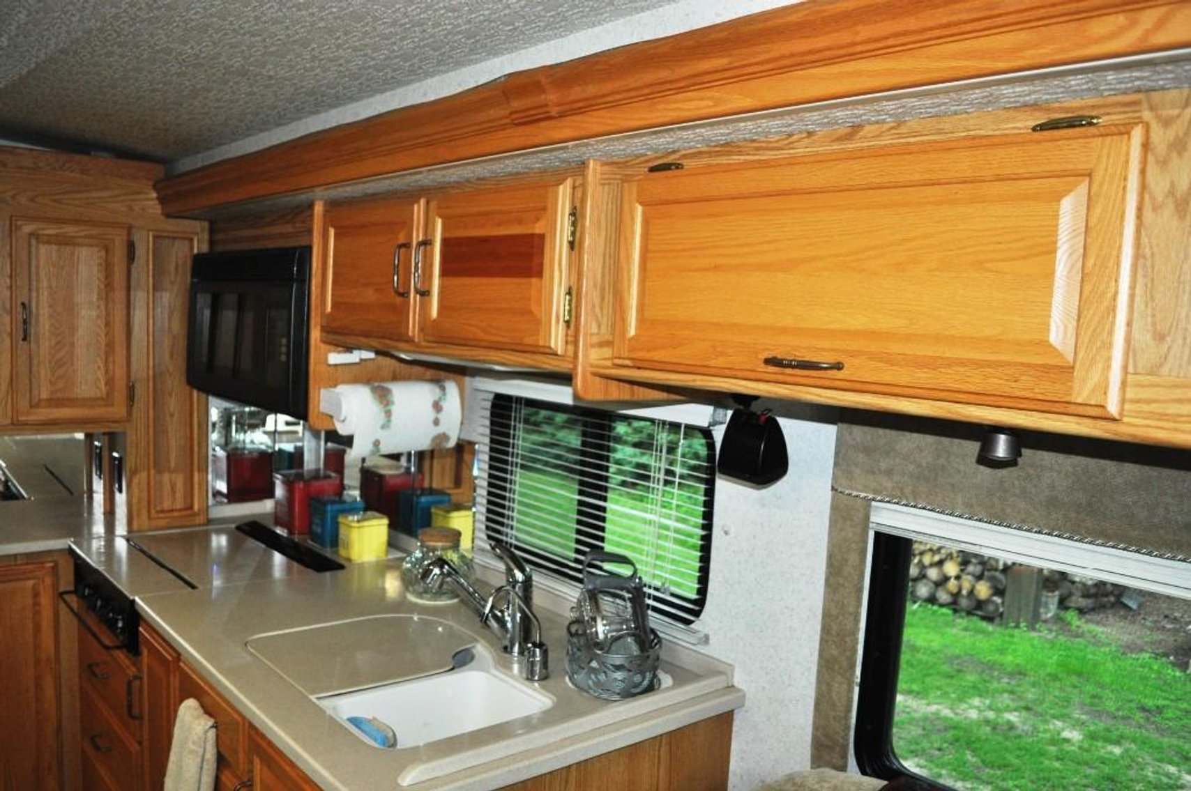 2002 Winnebago Journey DL 36'