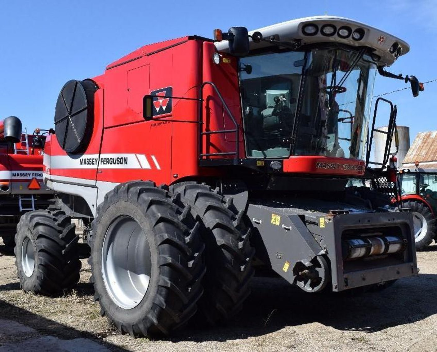 2011 Massey Ferguson 9895