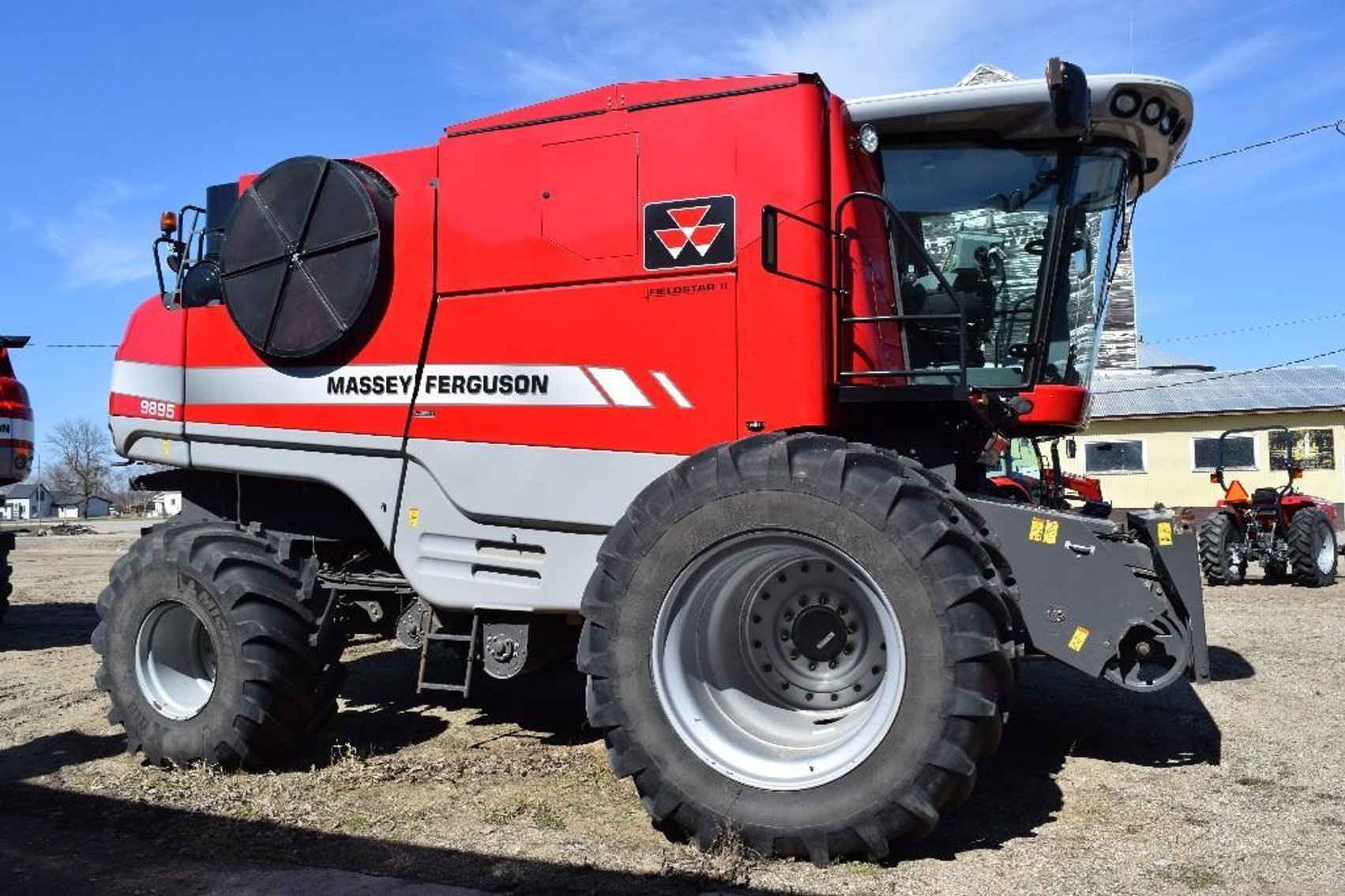 2011 Massey Ferguson 9895