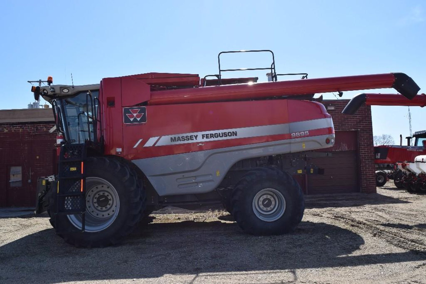 2011 Massey Ferguson 9895